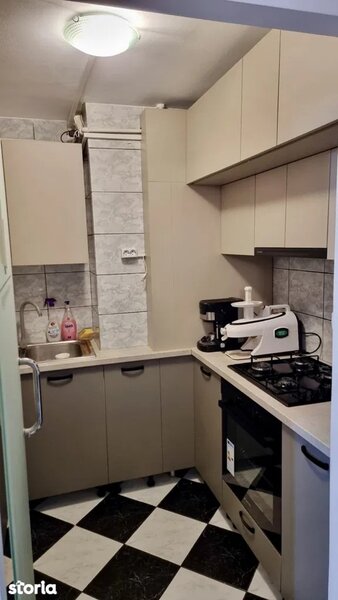 Unirii, apartament unic 3 camere decomandat 90 mp, etaj 1/7.