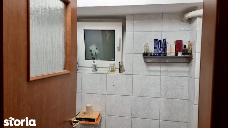 Unirii, apartament unic 3 camere decomandat 90 mp, etaj 1/7.