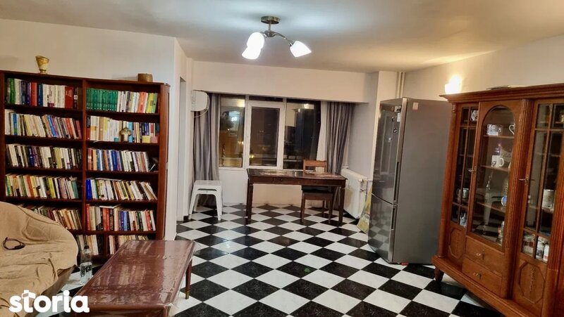 Unirii, apartament unic 3 camere decomandat 90 mp, etaj 1/7.